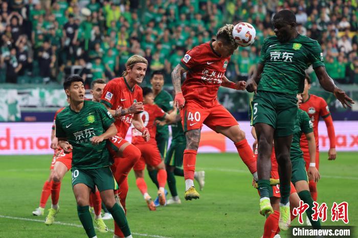 云南玉昆主场惜败海港，北京国安力克河南队—