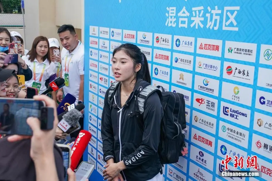 吴艳妮一个月内四次刷新个人最好成绩，拒绝被