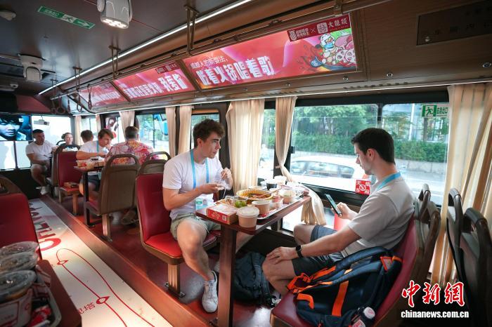 成都世运会掀美食文化交流热潮 多国运动员沉浸