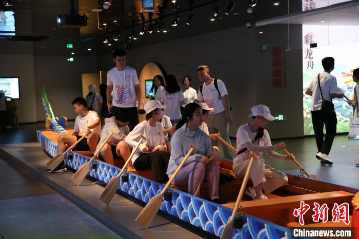 温州瓯海区龙舟文化进校园博物馆展非遗魅力亚