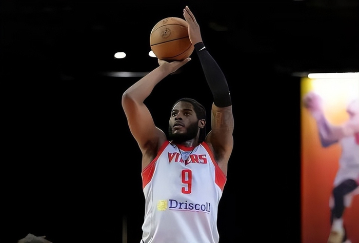 新秀三分命中率骤降拖累球队战绩