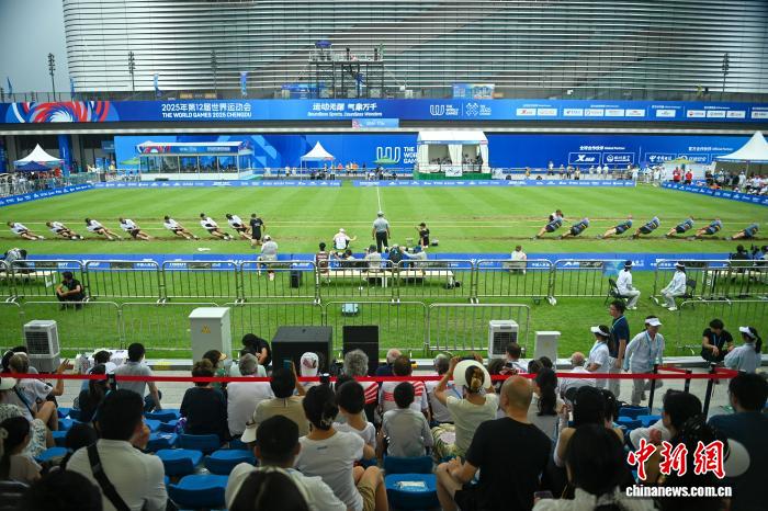 英国队夺冠绳索串联全球体育精神