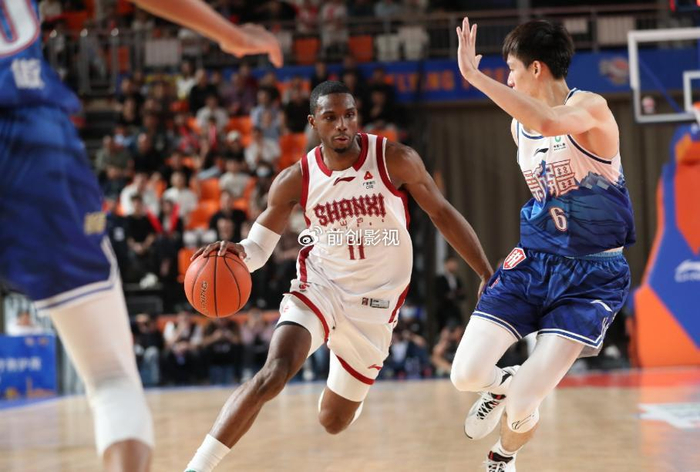 广东爆冷掀翻广厦积分榜格局生变