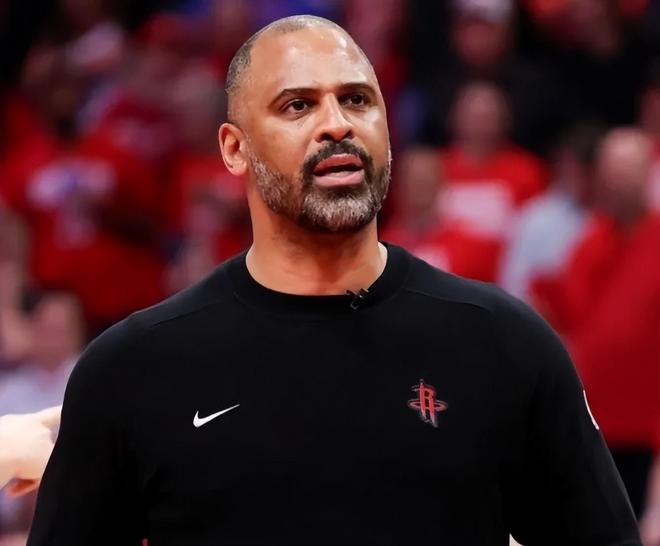 火箭防守漏洞频现 防外线成关键败因